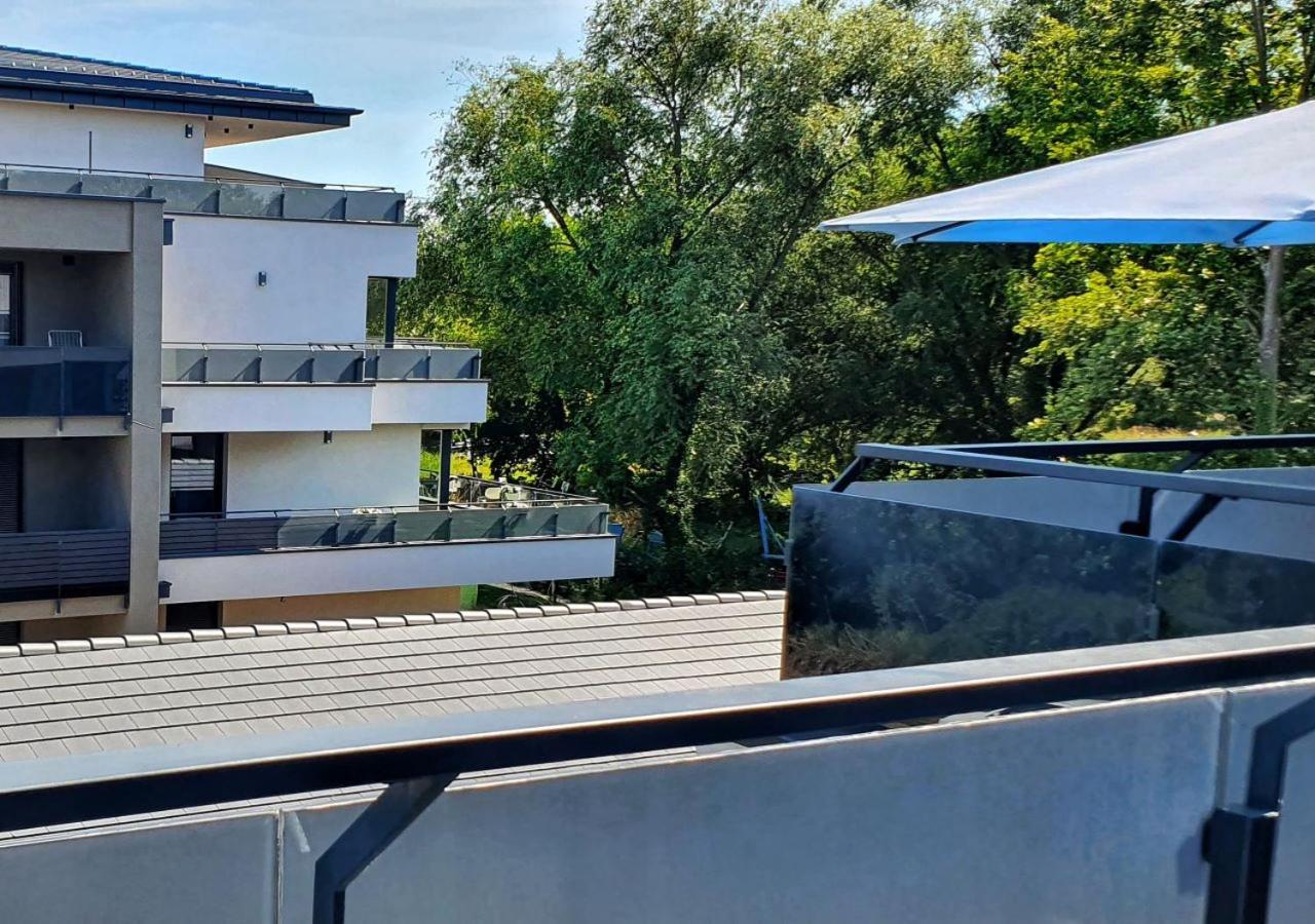Marina Apartment By Dora Keszthely Exterior foto